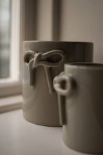 Load image into Gallery viewer, BOW Pot - large
