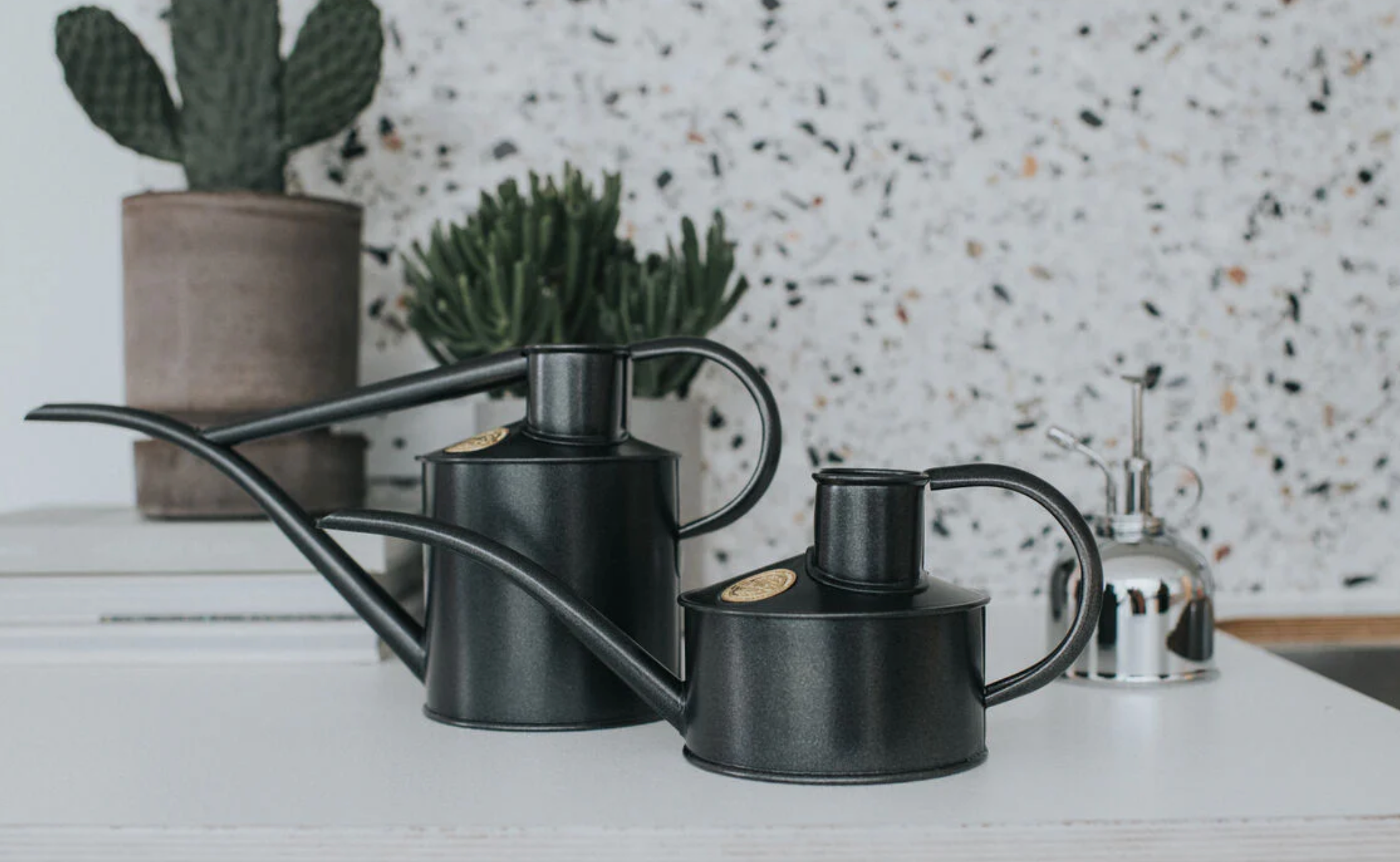 The Fazeley Flow Watering Can Graphite